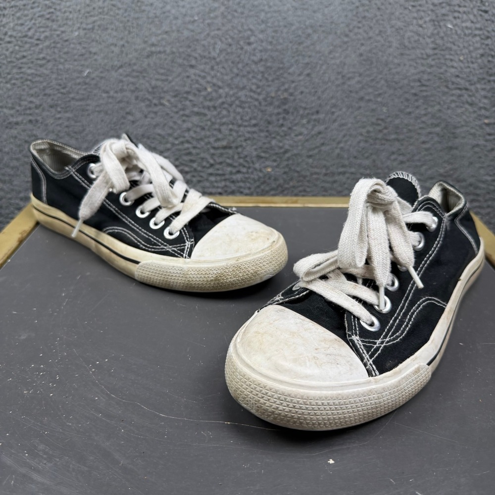 Womens Size 9 Black Canvas Low Top Lace Up Sneakers Classic Skater Shoes